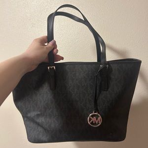 Black Michael Kors tote